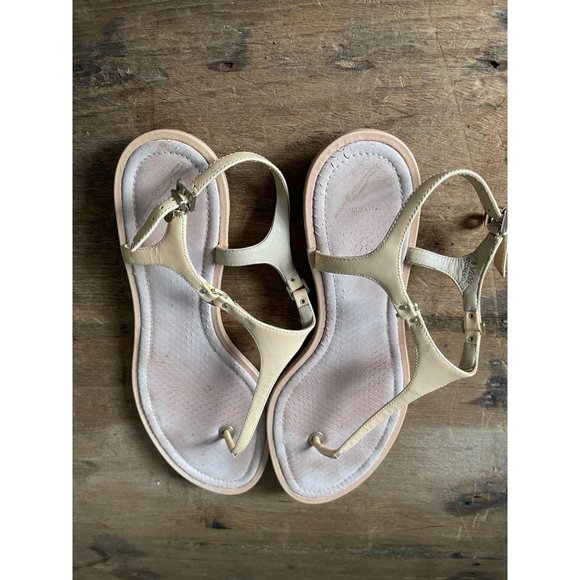 BRIAN ATWOOD Patent Trim Thong Sandals - Size 8.5 - Picture 4 of 6